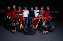 Ducati inizia la sfida motocross, ecco la nuova Desmo450 MX