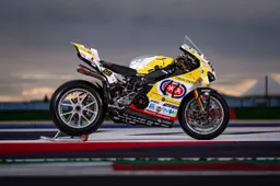 Superbike, il team Pata Go Eleven svela la Ducati 2025 di Andrea Iannone