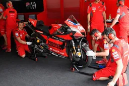 MotoGP, Michele Pirro: "Da 3-4 anni Ducati dietro solo a Márquez"
