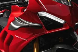 Ducati e l'Endurance, ci siamo: debutta la V4 R ed in futuro...
