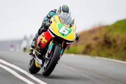 Tourist Trophy Classic: Michael Dunlop fa volare la Honda 250 GP