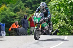 TT 2024: Dunlop si prende anche la Supertwin 2, stop per incidente
