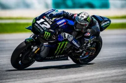 MotoGP, Test Sepang: Maverick Vinales vola con la Yamaha