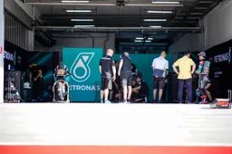 Petronas Sprinta Racing al lavoro a Sepang
