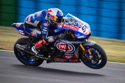 LIVE Superbike Magny-Cours: Razgatlioglu trionfa, Jonathan Rea 2°