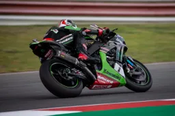 LIVE Superbike Portimao: Rea trionfa in Gara-1, Redding 7°