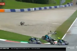 VIDEO MotoGP: che botto Zarco-Morbidelli, Yamaha evitate di un soffio!