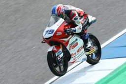 Moto3, ThaiGP: Prove 3, Ai Ogura comanda sotto la pioggia