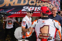 MotoGP, Bradl: "Jorge Lorenzo non sa da dove cominciare"