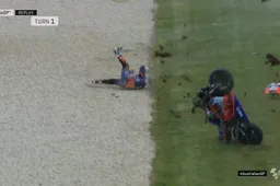VIDEO Che botto per Oliveira nelle FP4! Rider OK