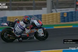 VIDEO Moto2 rodeo: che salvataggi per Ramírez, Canet e Syahrin