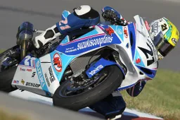 American Superbike: definiti i programmi Suzuki 2012