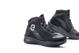 Lady Eleveit: le calzature da moto che piacciono alle donne