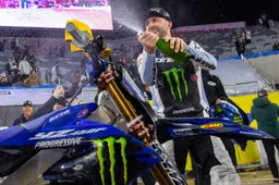 Infinito Eli Tomac: sempre più leggenda dell'AMA Supercross