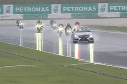 8 Ore di Sepang, la pioggia ritarda la partenza: guarda gli highlights