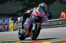 MotoGP, Enea Bastianini recupera Alberto Giribuola: "Ci è mancato"