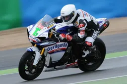 Superbike: Eugene Laverty debutta con la Yamaha