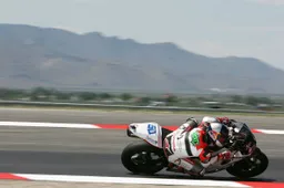 Supersport Miller Qualifiche 1: Eugene Laverty da record