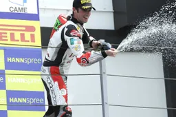 Superbike: Yamaha ingaggia Eugene Laverty per il 2011