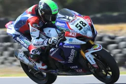 Superbike Phillip Island Gara 1: Eugene Laverty in trionfo