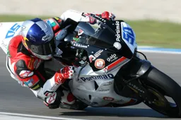 Supersport Assen Gara: Eugene Laverty in volata