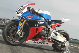 Bol d'Or: Honda TT Legends porta all'esordio la nuova Fireblade nei Pre-Test