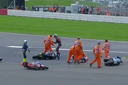 Moto2: Taiga Hada infortunato nel disastro di inizio gara a Silverstone
