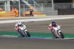 British Talent Cup, Assen, Gara 2: Max Cook vince uno spettacolare duello con Skinner