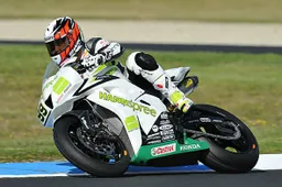 Supersport: Fabien Foret infortunato, poi la beffa