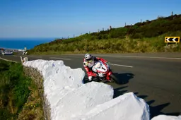 Il racconto del fotografo al Tourist Trophy "Il TT è un filo che ci lega"