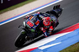 MotoGP, Yamaha: rivoluzione totale col motore V4. Test in pista nel 2025