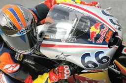 Red Bull Rookies Cup Silverstone Gara 1: Alt vince una corsa rocambolesca