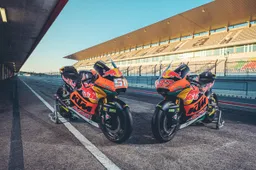 Moto2 Qatar, Prove 2: Fernández e Acosta, duo Ajo al comando