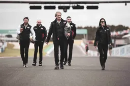 Perchè la Superbike piace anche oggi? "E' una sfida di uomini veri, non leggende"