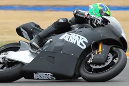 Moto2: a Valencia pioggia nel Day 2, OK Syahrin e Morbidelli