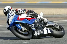 FSBK: tra Erwan Nigon e Sebastien Gimbert il campione 2010