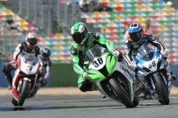 FSBK: a Dijon il penultimo round, duello per il titolo tra Leblanc e Da Costa