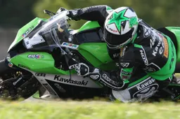 FSBK Superbike Carole Gara 1: prima vittoria 2014 di Etienne Masson