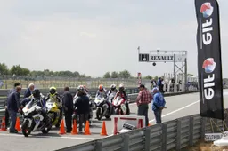 FSBK Le Vigeant Superpole: ancora doppietta BMW con Nigon e Gimbert