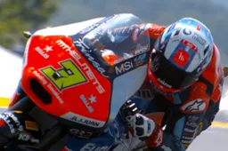 Moto2 Le Mans, Prove 1: top 3 tutta Boscoscuro, Escrig si ferma