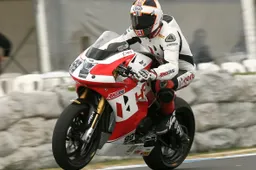 Superbike: frattura della clavicola sinistra per Geoff May