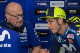 MotoGP: Valentino Rossi, Yamaha e il motore 4-in-linea