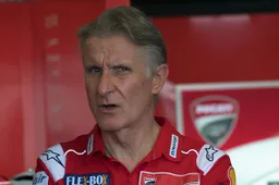 Faccia a faccia Dovizioso-Lorenzo. Ciabatti: "Ducati più importante dell'ego"