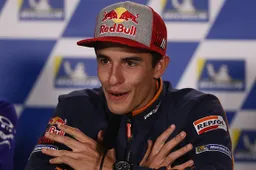 MotoGP, Marc Marquez: "Se Lorenzo sarà competitivo saremo rivali"