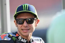 Valentino Rossi: "Ezpeleta dovrebbe darmi dei soldi"