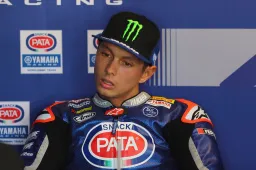 Michael van der Mark torna nel box, intervento posticipato a lunedi