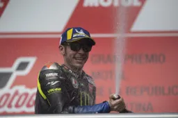 MotoGP, Max Biaggi: "Valentino coraggioso, ha la mia ammirazione"