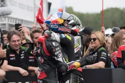 Superbike: Toprak, fate largo al nuovo che avanza