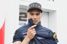 Superbike, Leon Camier ancora out a Portimao