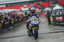 Loris Baz: "Fra due round Jonathan Rea sarà in testa al Mondiale"